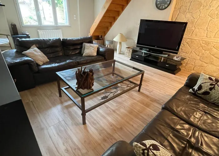 Maison La Glycine Domaine Viticole De 1 A 8 Personnes Feriehus